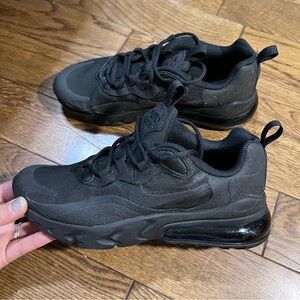 Nike youth air max reach shoes size 5